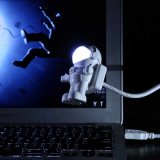 Astronauts Small Night Light USB LED Light Computer Desk Lamp