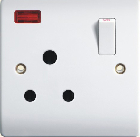 British Standard 15A Switched Socket G
