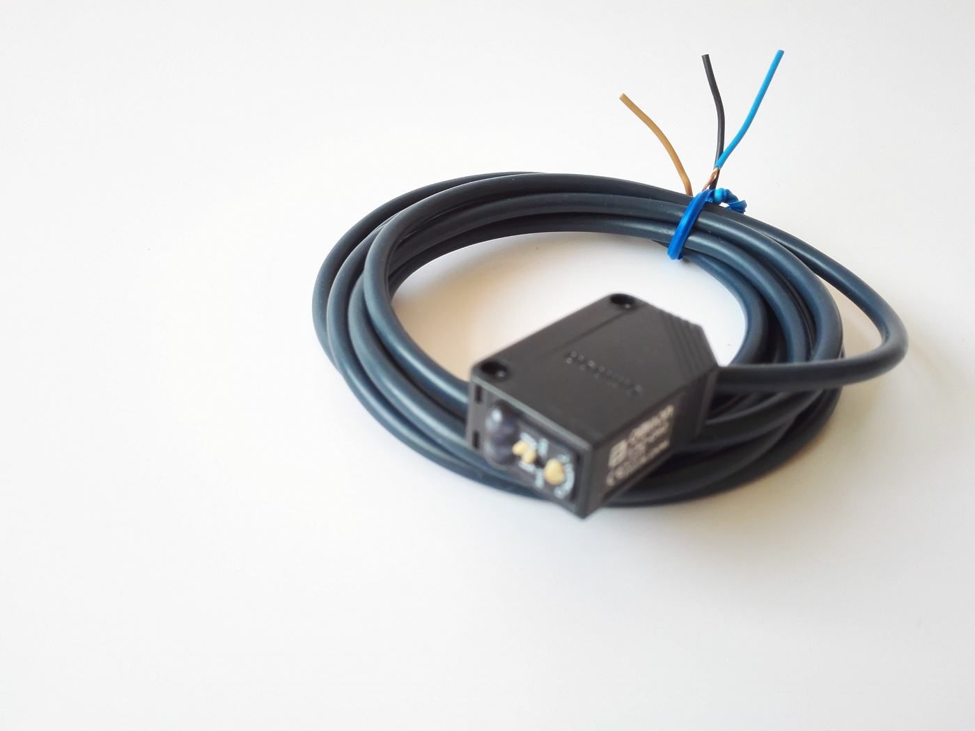 Diffuse Reflective Photoelectric Sensor Switch with Built-in Amplifier NPN E3z-D62 Photo Beam Sensor