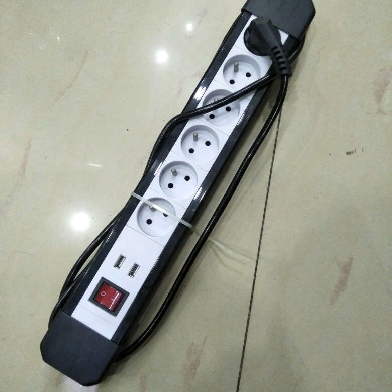 dual USB Port 4 Outlet French Extension Electric Socket
