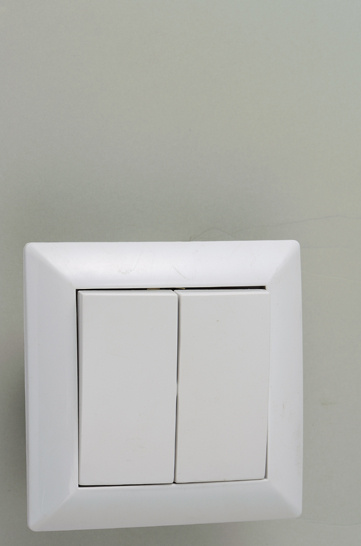 Two Way Switch with CE 4023