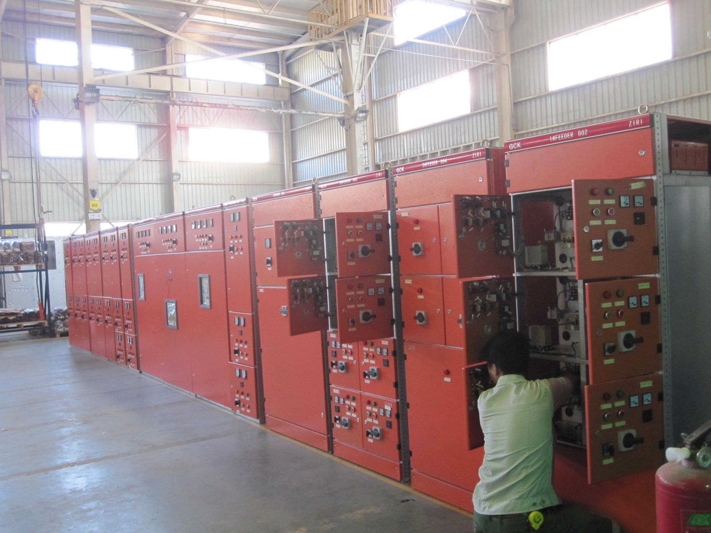 High Quality Control Cabinet Mcc Panel with Two Circuit Breakers