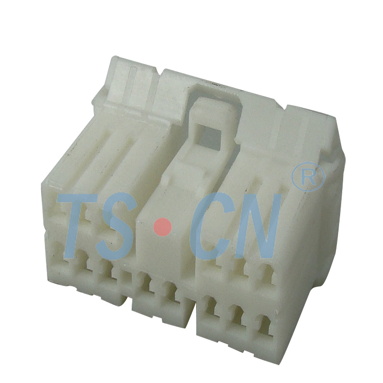 Hyundai 14p Male Connector