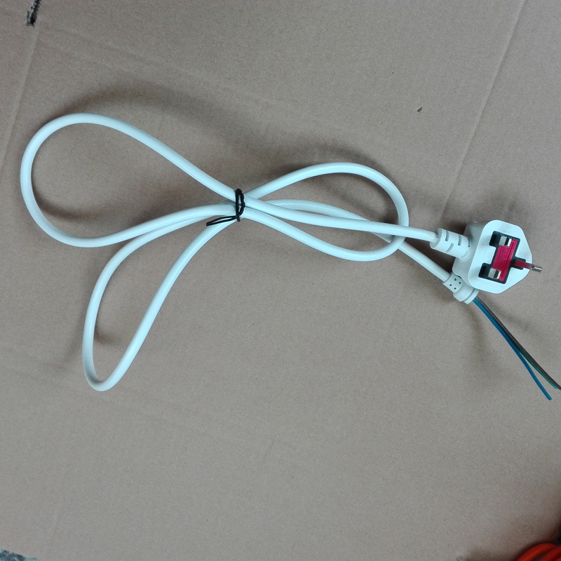 BS Approved 250V 3 Pin Plug with H0V5VV-F 3X0.75mm2 Cable