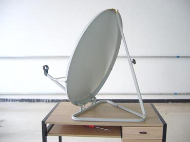 Ku75cm Outdoor Satellite Dish TV Antenna with Triangle Base
