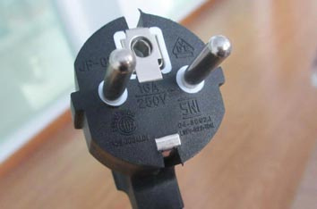 Indonesia Three Prong Power Cord Plug with SNI Certification