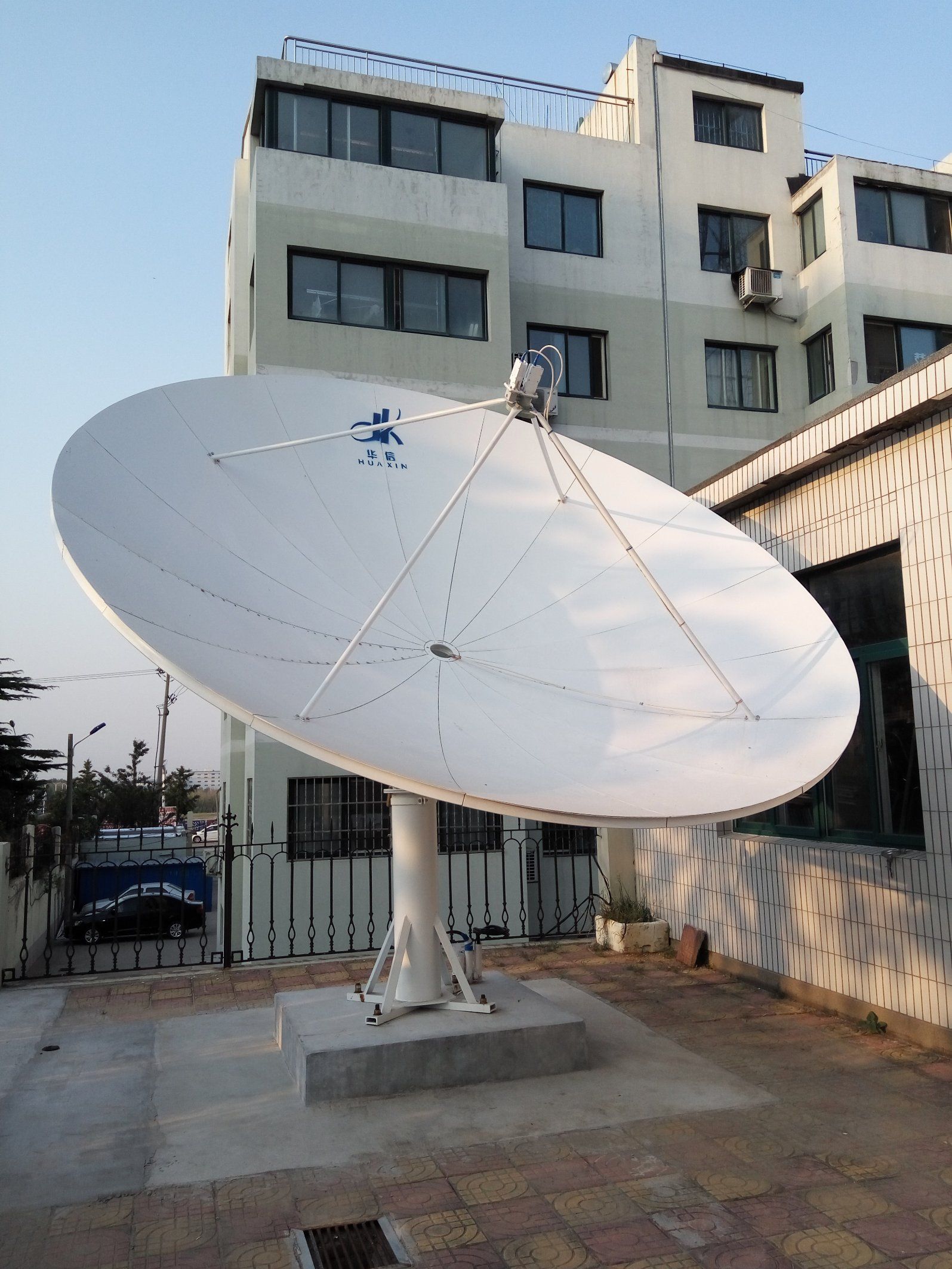 4.3m Satellite Earth Station Rx Only Antenna