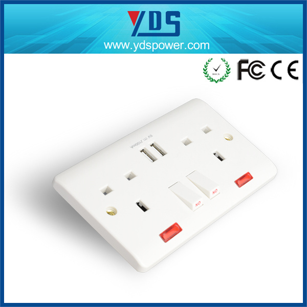 Dual USB Port 5V 2.1A UK Socket with Switch