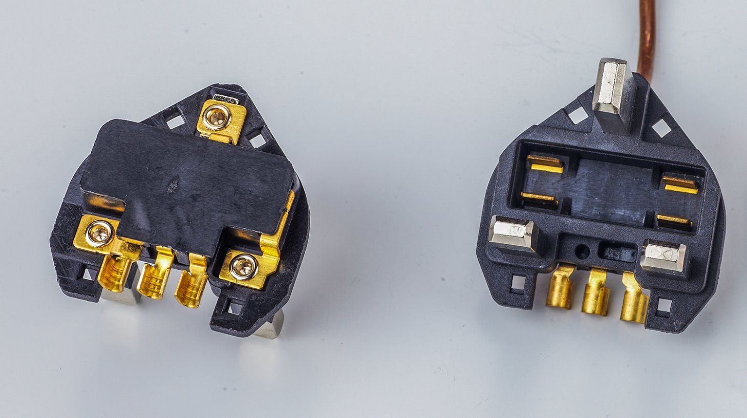 British Plug Bracket Accessories, Insert Molding 13A Plug Pins