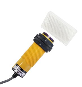 Ce Approved Feedback Reflective Photoelectric Sensor Switch NPN E3f-R4n1 Photo Beam Reflection Sensor