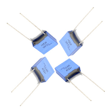 250V 5mm Mini Box Metallized Polyester Film Capacitor Tmcf07