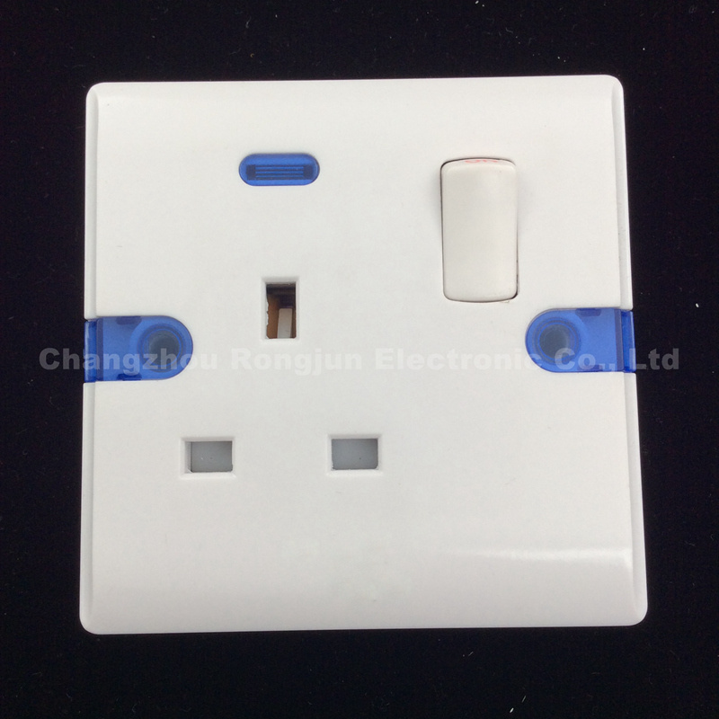 1 Gang 13A Bakelite Materia Switch Socket with Neon (E8913SL)