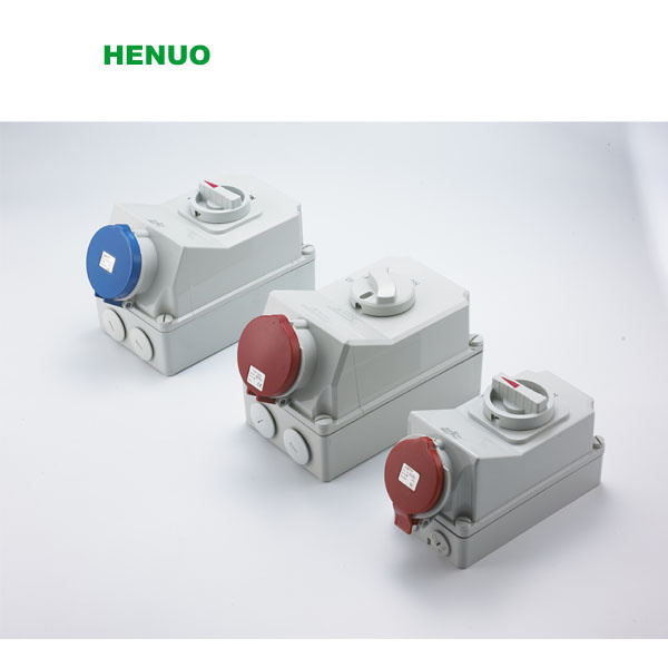 Socket with Switch and Mechanical Interlock IP44 16A
