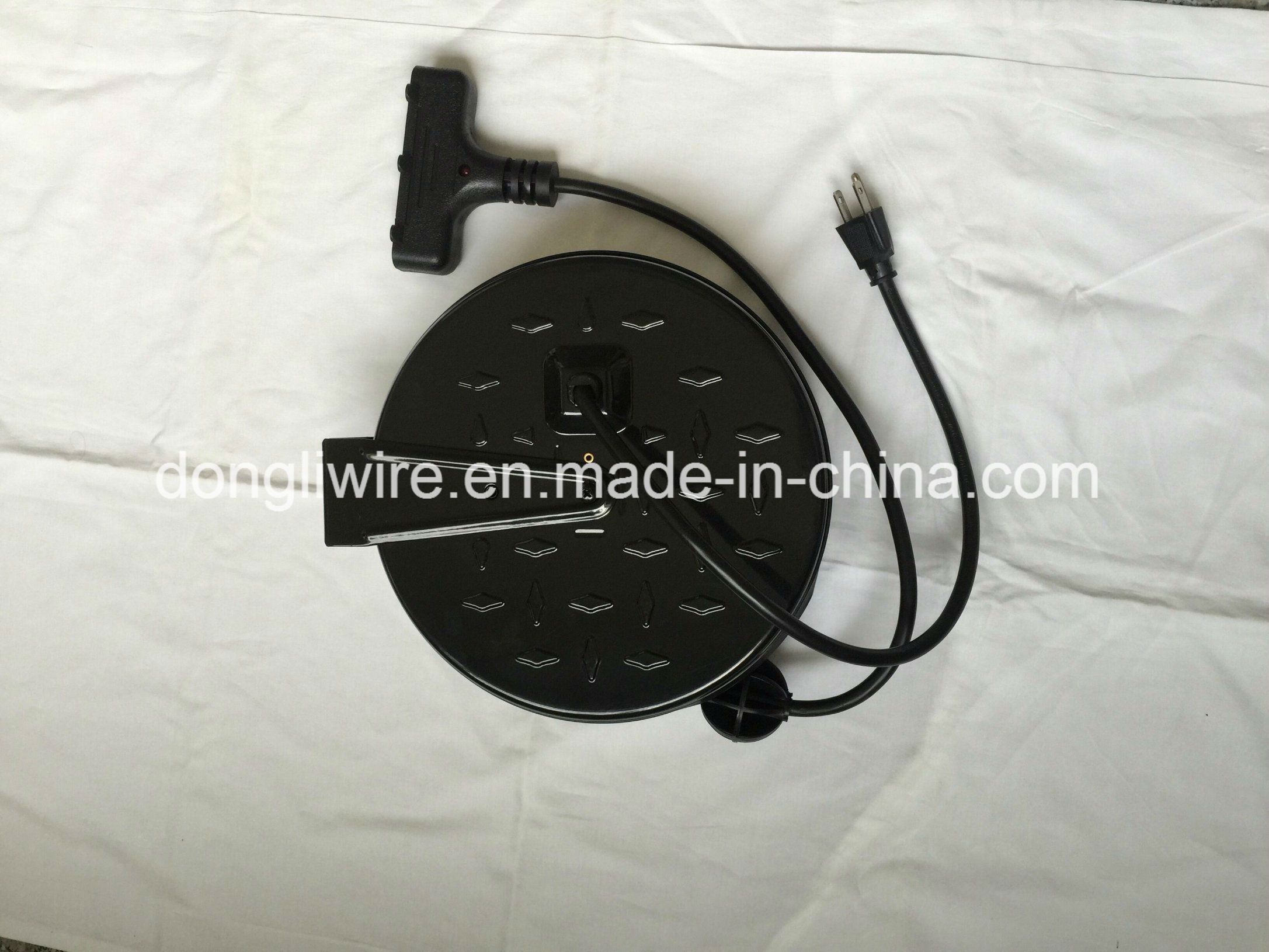 UL/ETL Certified 30FT Retractable Extension Cord Reel - Ceiling or Wall Mount - 14 Gauge Black