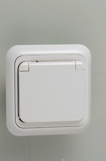 Socket Outlet with Earthing with Cover 2029f