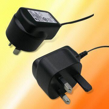 Facotory Price 12V1a Universal Tablet Charger / AC Adapter/Adaptor