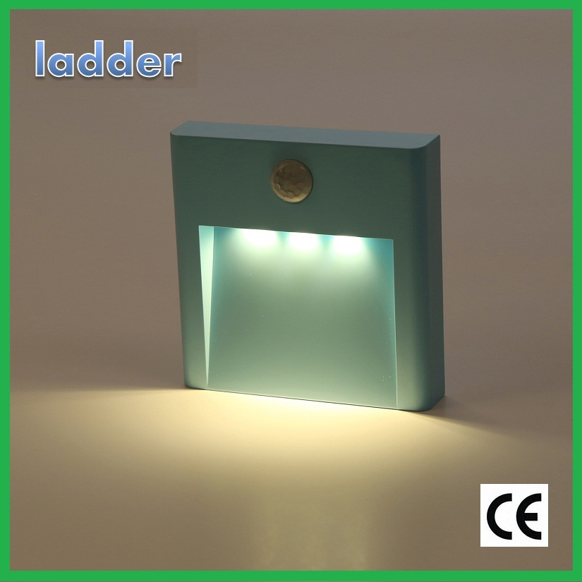 Good Price LED PIR Infrared Sensor Night Light on Wall with Ce
