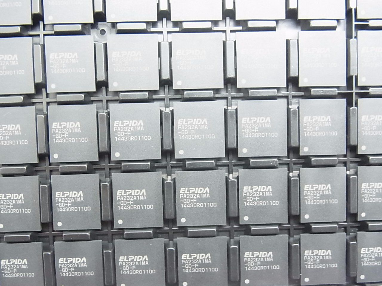 EDFA232A1ma-Gd-F-D Micron Package: BGA New and Original