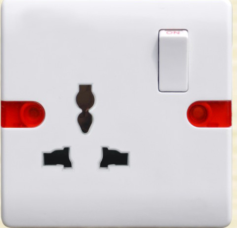 British Standard 13A Switched Socket Outlet with Neon F