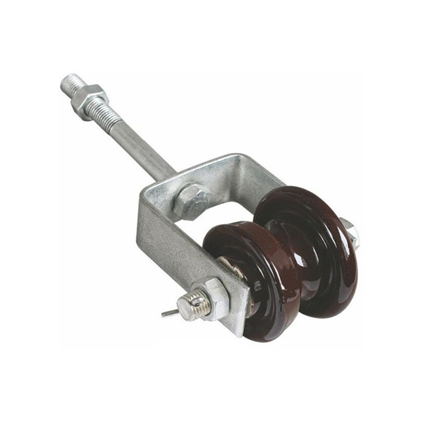 Cheaper ANSI Low Voltage Ceramic Shackle Insulator with Iron