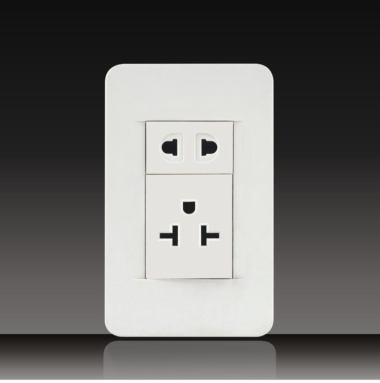 2 Pin Socket with 20A 3 Pin American Socket (LGL-11-25)