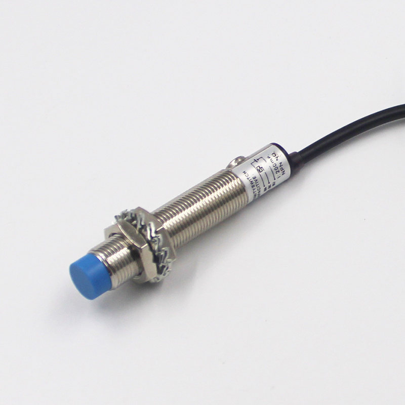 Yumo Ce Approved M12 4mm Sensing Range Capacitive Sensor