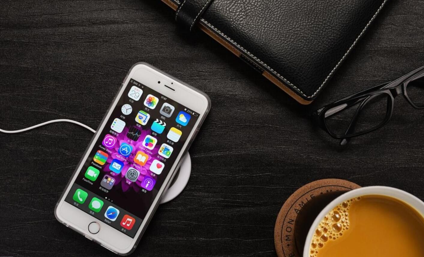 Patent Mini Fast Wireless Mobile Phone Car Charger for iPhone X/ iPhone 8 Plus