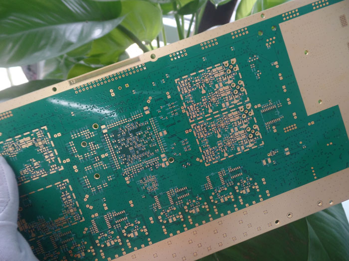 Via Caps (Solder Mask) PCB RO4003c 32mil (0.813mm) HASL Pb Free