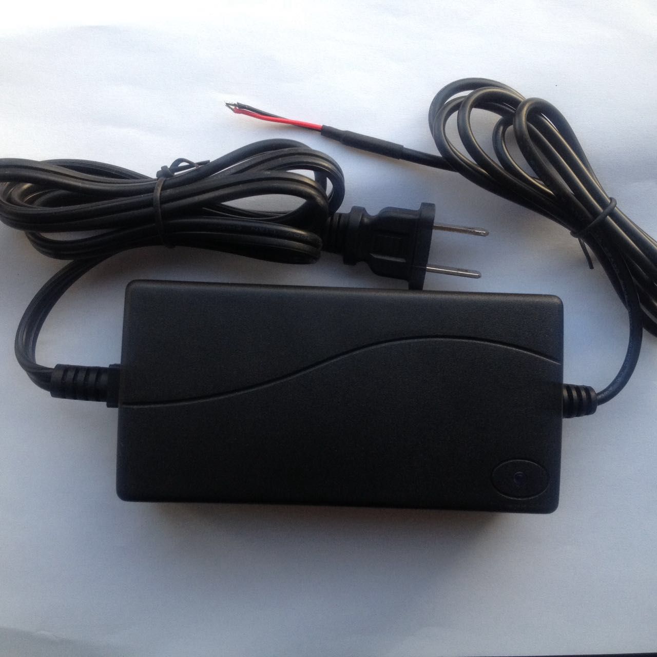 18V 2A Ni-MH Ni-CD Battery Charger