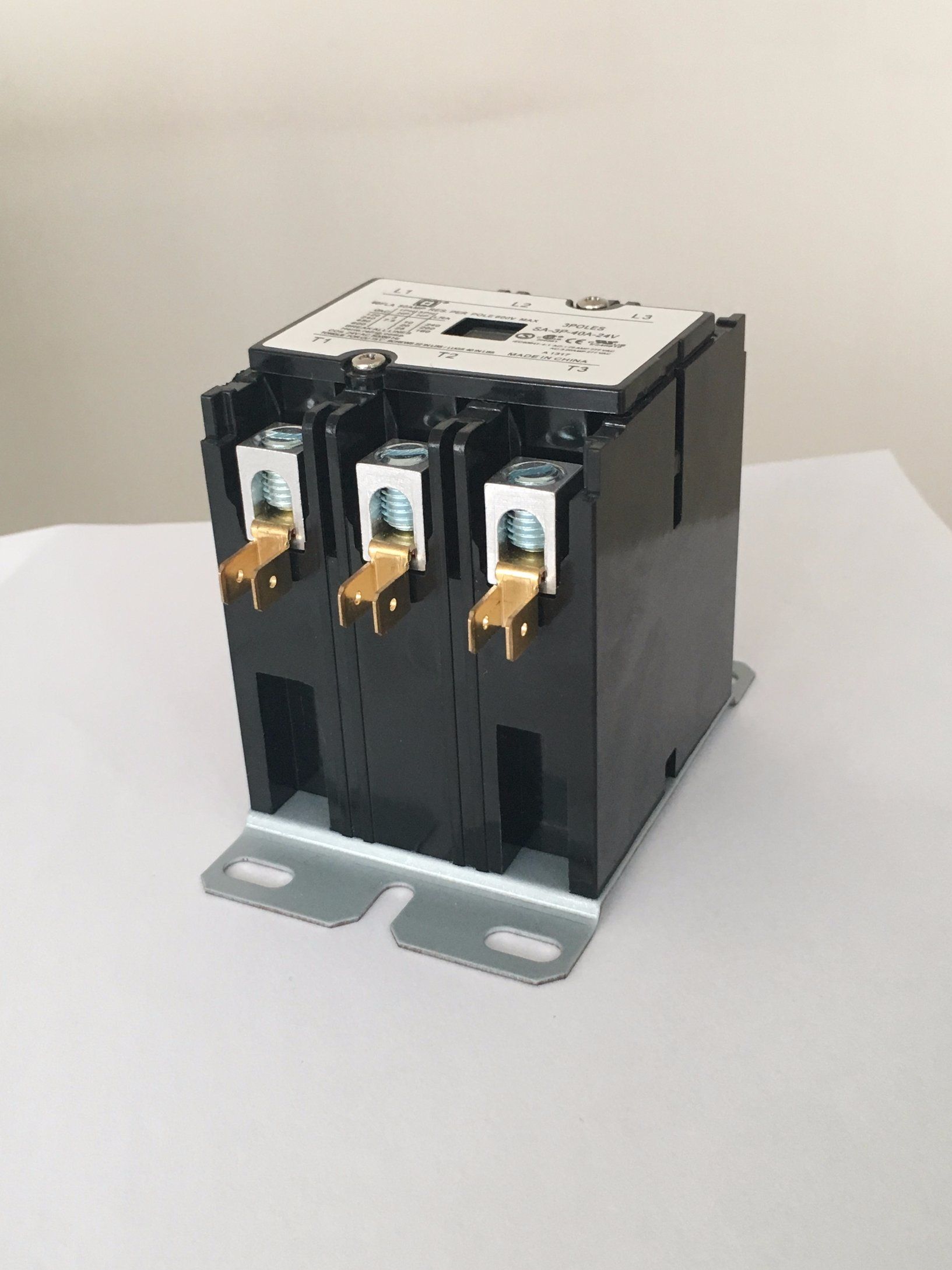 Definite Purpose Contactor Energy-Efficient SA-3p-40A-24V