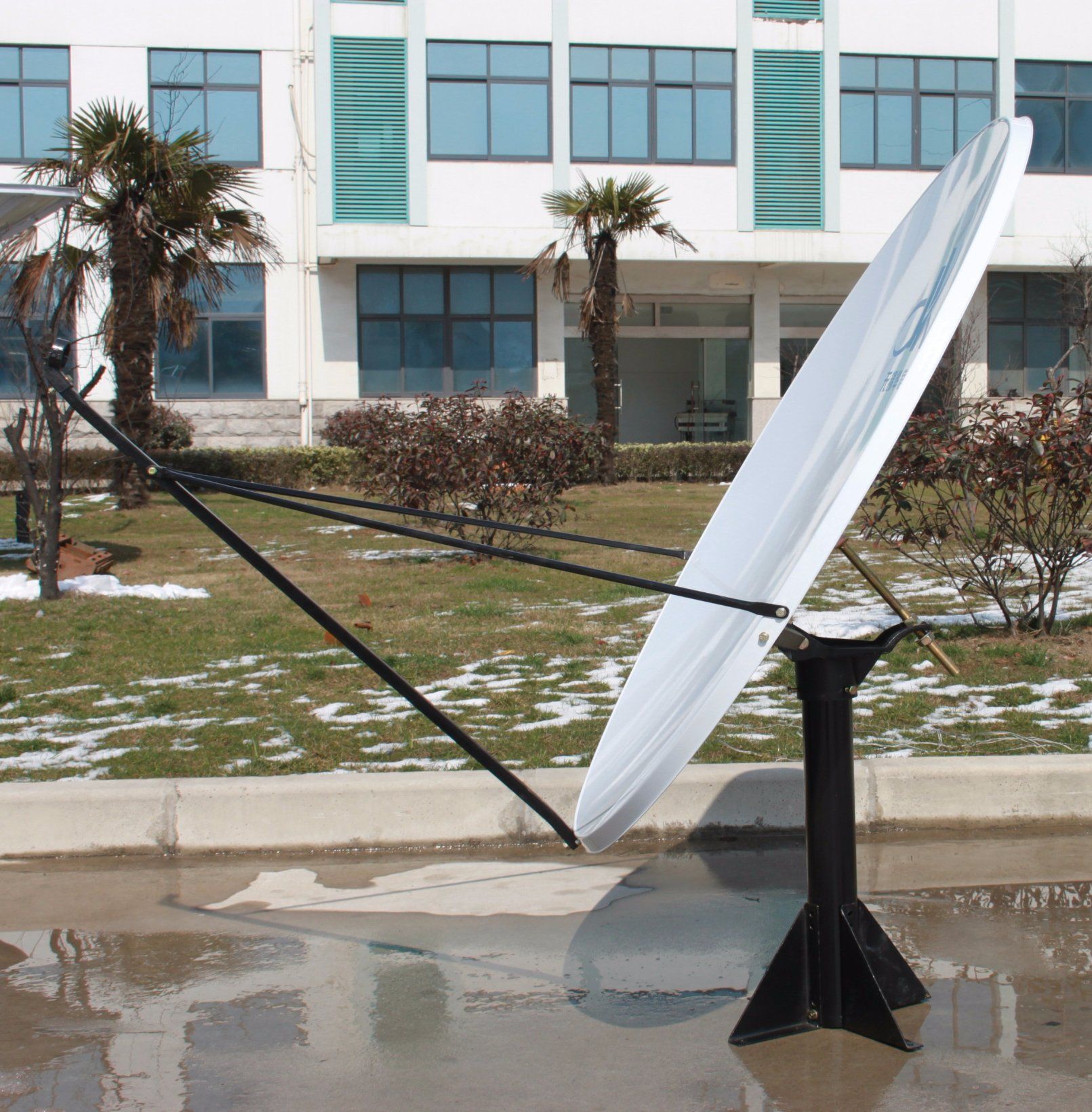 1.2m Offset Satellite Earth Station Rx Only Dish Antenna