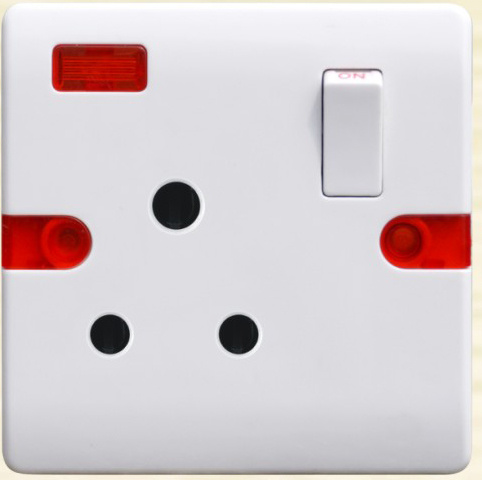 British Standard 15A Switched Socket F
