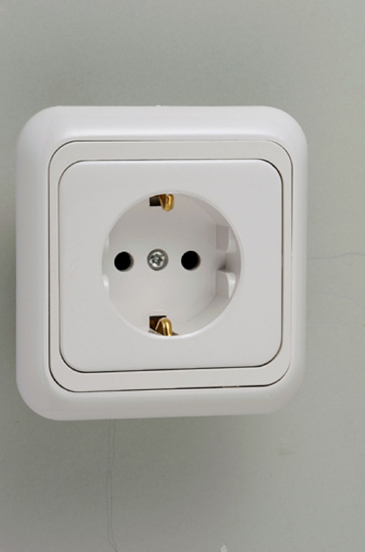 European Style Socket with Earthing 2028f