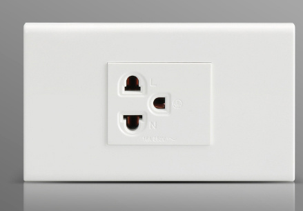 Thailand or Philippines 1 Gang 3 Pin Wall Socket Outlet 16A