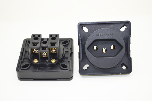 High Quality Brazil Waterproof Socket