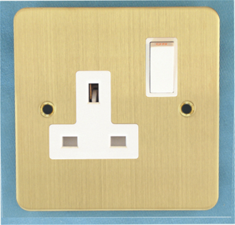 BS 1363 13AMP 1gang Switched Socket with Double Pole