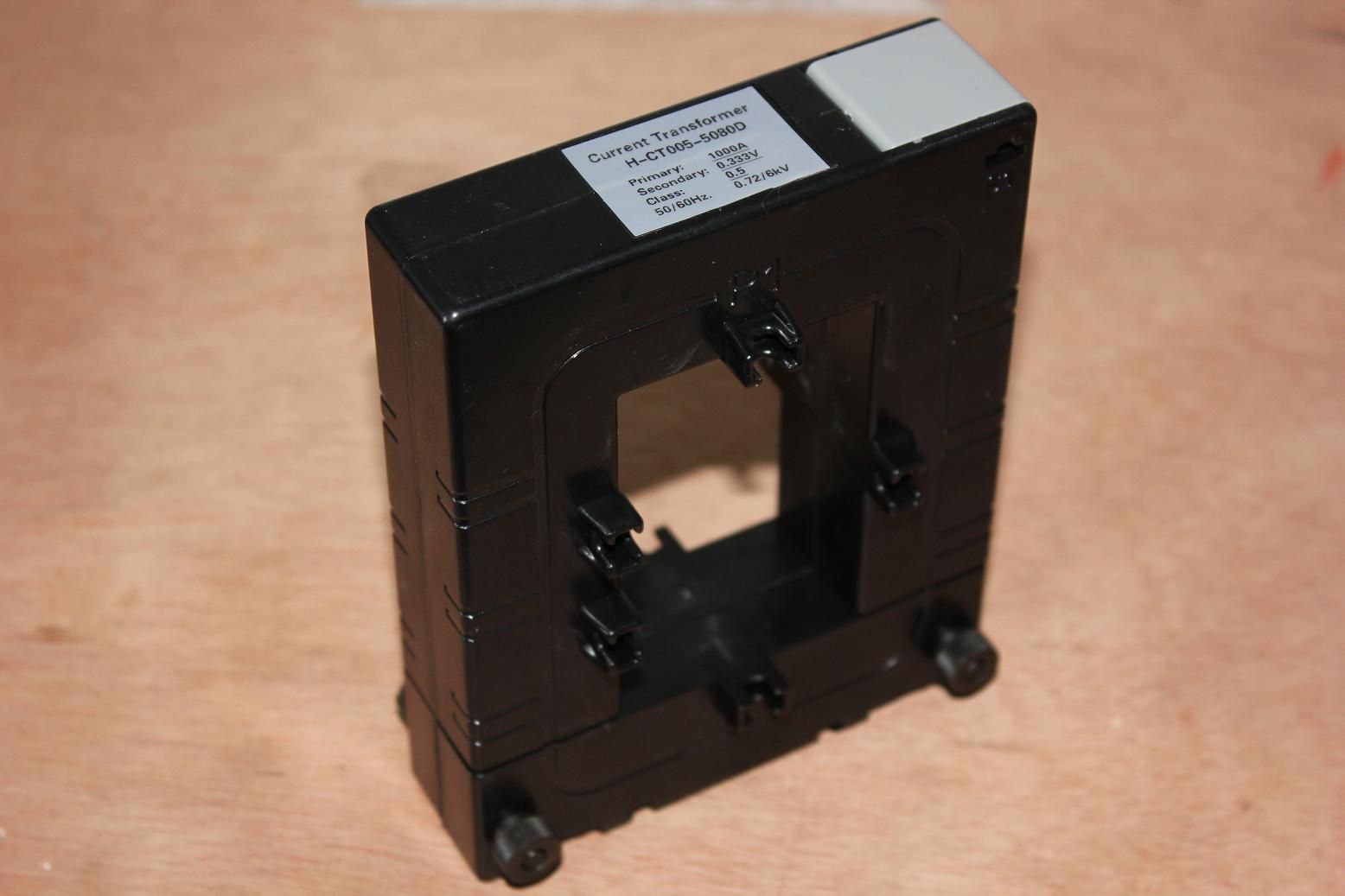 Split Core Current Transformer with 1000A/333mv