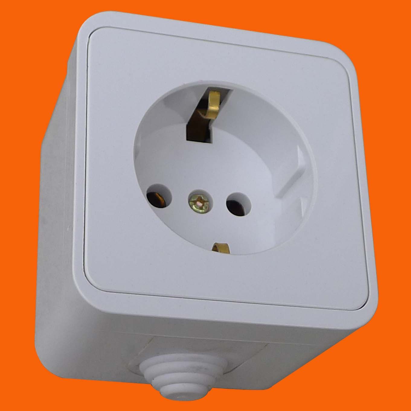 IP44 European Surface Mounted Power Wall Socket (S3010)