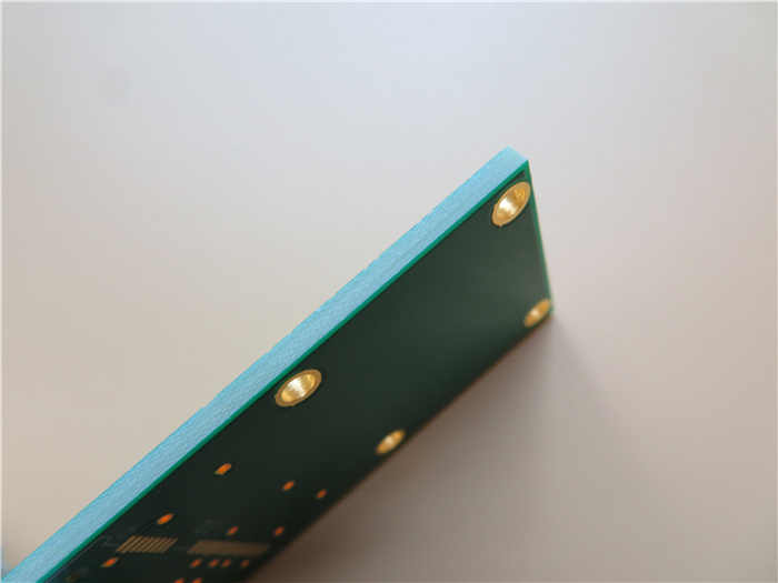 2.4mm PCB Built on Fr-4 with 2 Oz Copper Weight