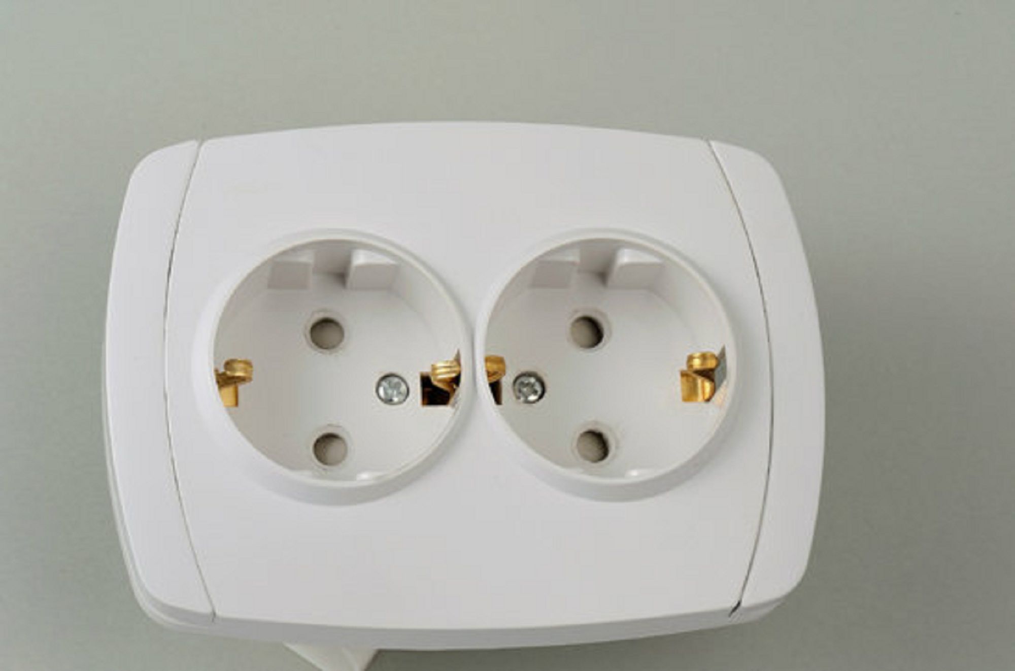 European Style Socket Double with Earthing 6128X