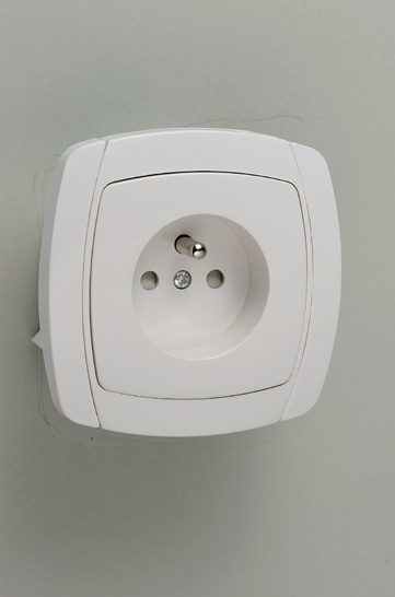 CE Approved French Socket Outlet with Protection 6008X