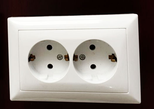 European Style Socket Double with Earthing 4128