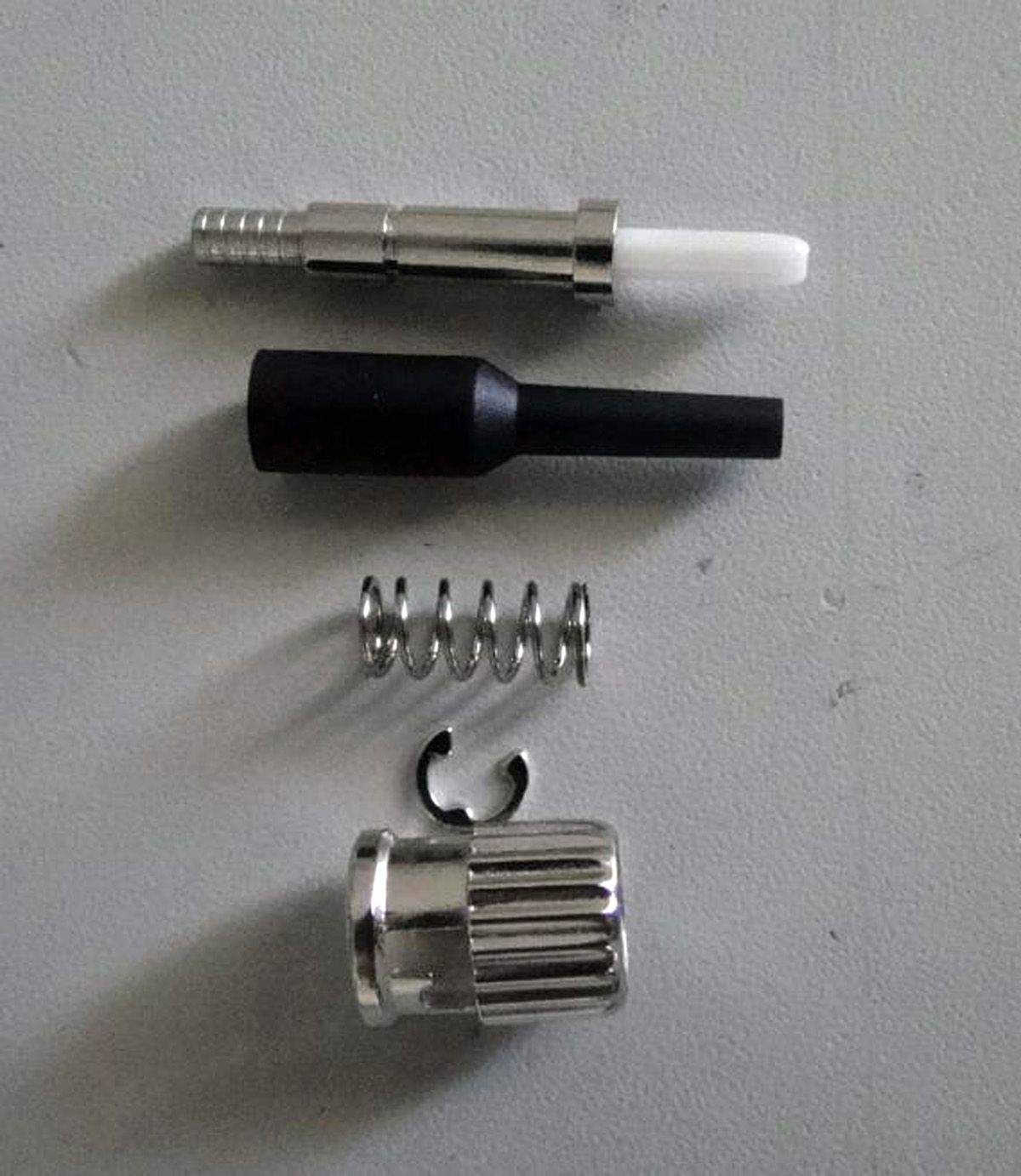 ST/PC 0.9mm Singlemode or Multimode Fiber Optic Connector