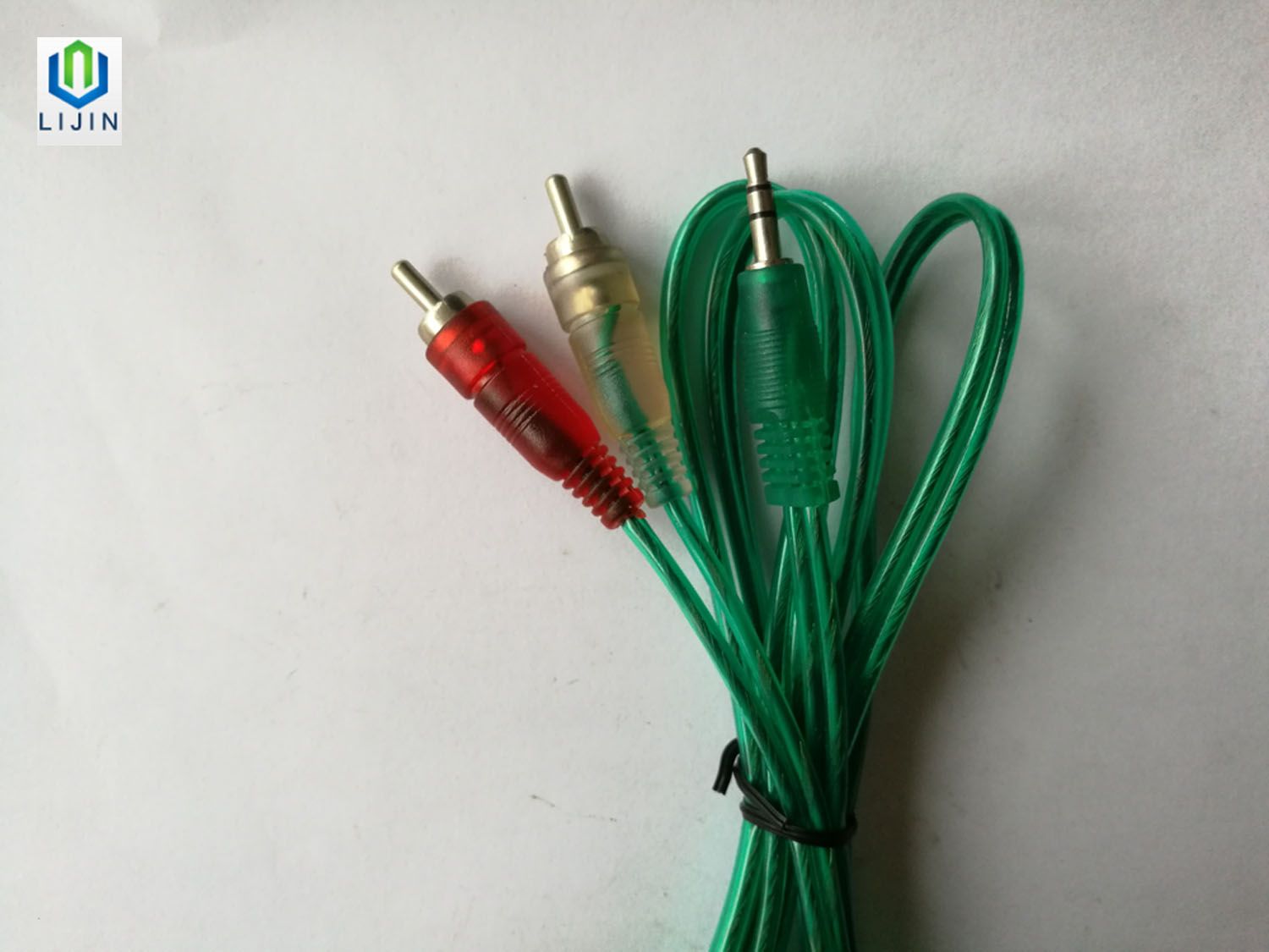 3.5mm Stereo to 2 Male RCA Cable