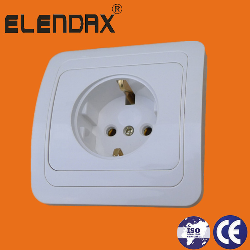 Socket Toma Corriente Con Marco Plastico Completo En Blanco