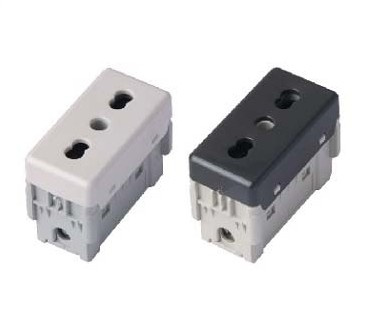 Eg-07/Eg-07b Italian 3 Hole Wall Socket