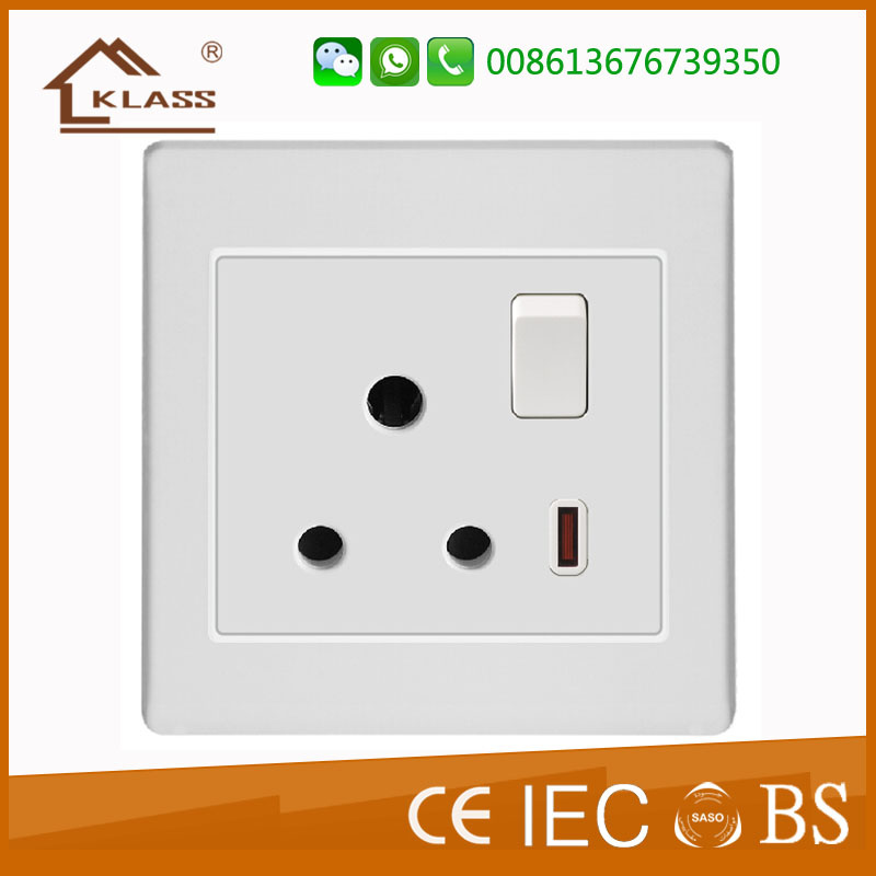 BS Approved 1 Gang 15A Switched Socket with Neon