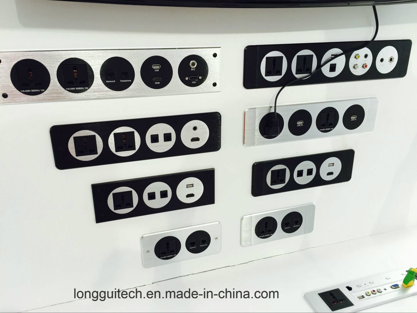 Wall Plate with Magnet Hidden Cover Lgt-Z705