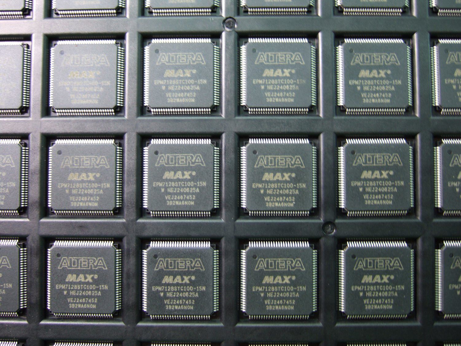 Epm7128stc100-15n Embedded IC