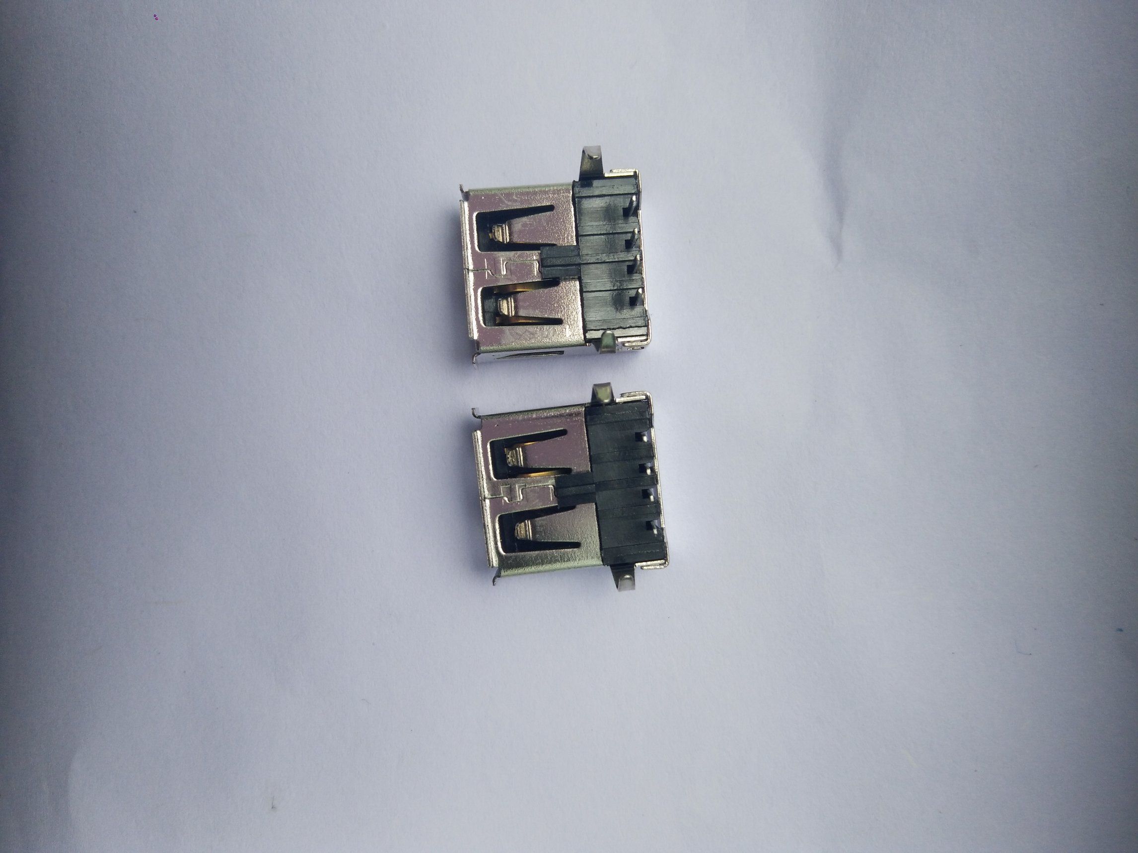 Free Samples 2.0 PCB Mount Right Angle USB Connector